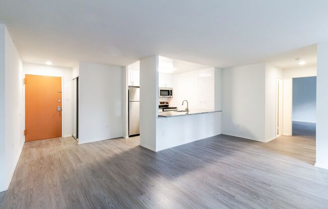 1 bed, 1 bath, 860 sqft, $2,320, Unit 203