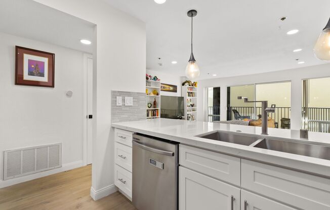 2 beds, 2 baths, $3,500, Unit # 3 A