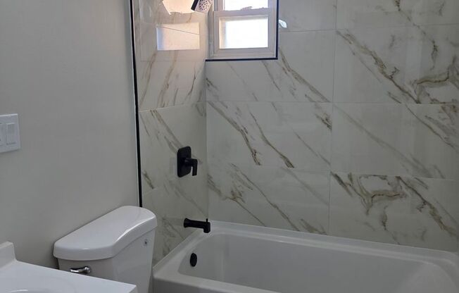 1 bed, 1 bath, 652 sqft, $1,995, Unit 427