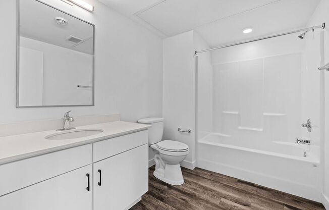 2 beds, 1 bath, 856 sqft, $1,695, Unit 201