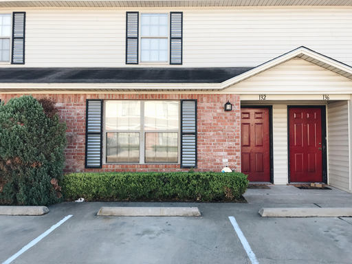 2/2 Townhome at Hunt Club!