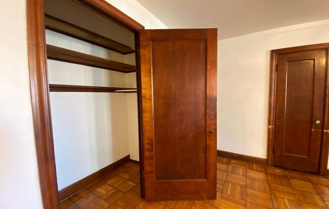 Studio, 1 bath, 400 sqft, $825, Unit 111