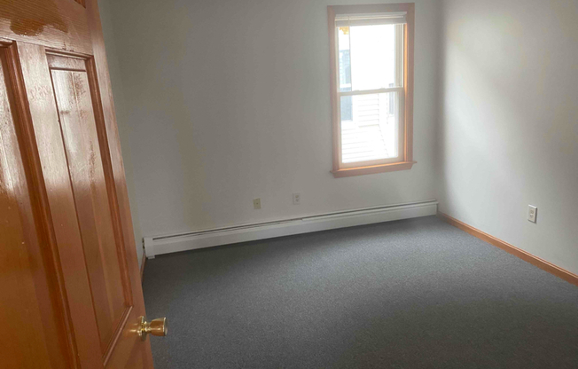 875 PLYMOUTH AVE