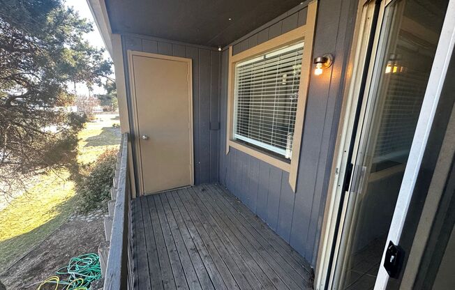 2 beds, 1 bath, $1,000