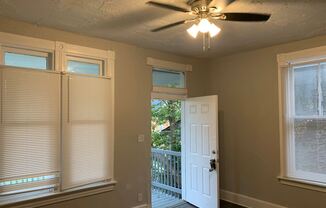 957 Fairbanks Ave