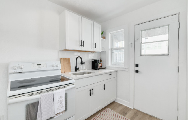 805 4 AVE N