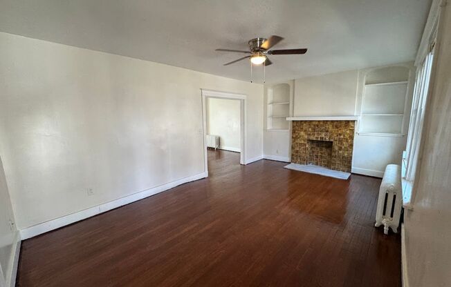 3 beds, 1 bath, $2,395, Unit 5714A Beacon Street