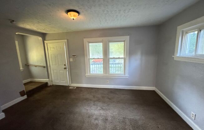 Charming 3-Bedroom Single Family Home Now Available for Rent