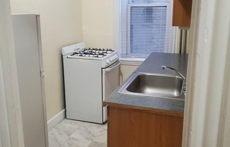 Studio, 1 bath, 400 sqft, $2,200, Unit 8