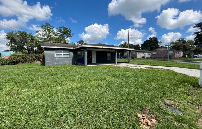 Cozy home located in Lakeland