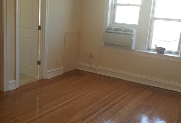 Studio, 1 bath, 275 sqft, $1,035, Unit 4D