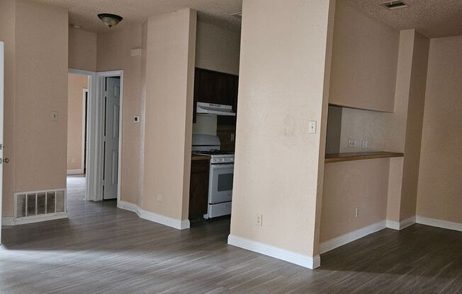 2 beds, 2 baths, $1,290, Unit Unit A