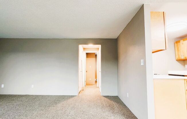 2 beds, 1 bath, 830 sqft, $1,285, Unit O-244