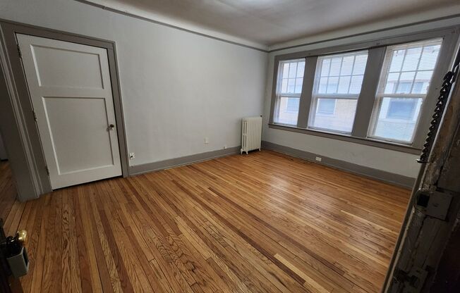 1 bed, 1 bath, 556 sqft, $880, Unit A-2