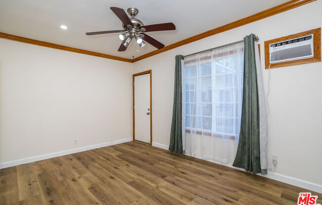 Studio, 1 bath, 250 sqft, $1,595, Unit 9