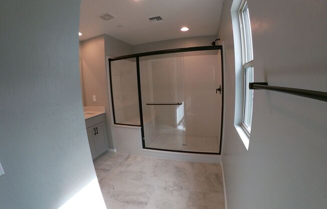 3 beds, 2.5 baths, $2,400