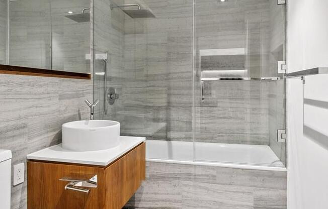 1 bed, 1 bath, 850 sqft, $6,000, Unit 928