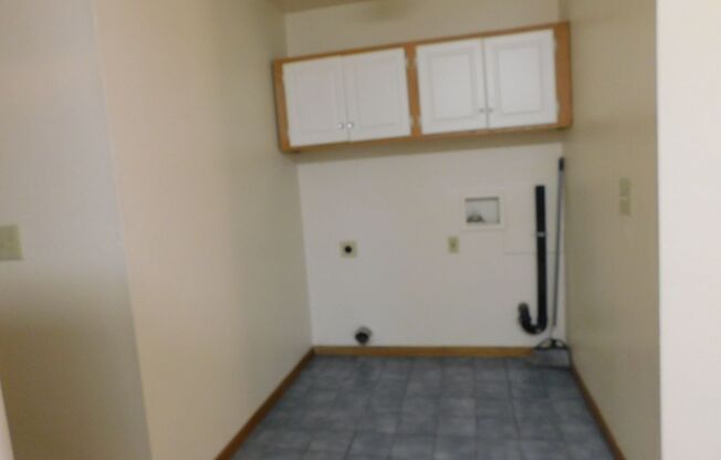 2 beds, 1 bath, 840 sqft, $1,495, Unit 2106