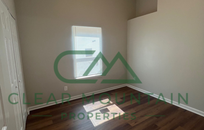 3 beds, 2 baths, 1,300 sqft, $1,750