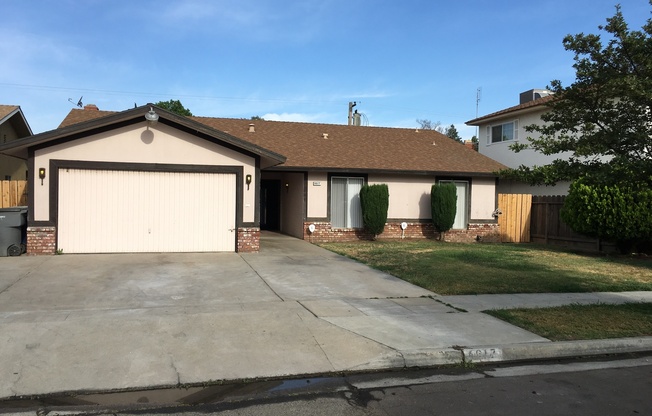 3 beds, 2 baths, $2,200