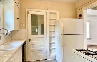 5946 LaVISTA DR