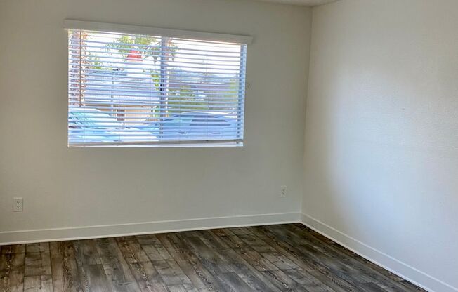 2 beds, 1 bath, 900 sqft, $2,300, Unit 8324-31