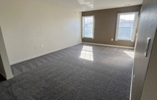 2 beds, 2 baths, 1,080 sqft, $1,189, Unit 93