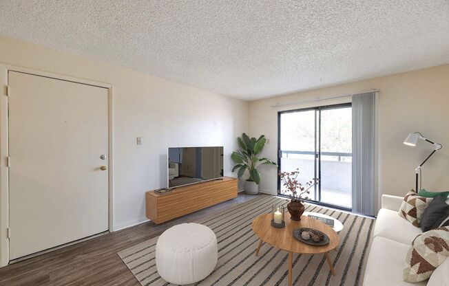 1 bed, 1 bath, 618 sqft, $949, Unit 214