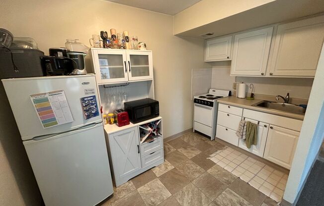 1 bed, 1 bath, $895, Unit 513