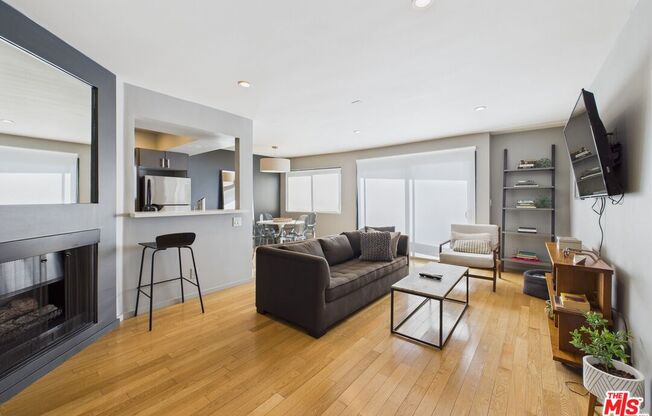 1 bed, 1 bath, 798 sqft, $4,100, Unit 205A
