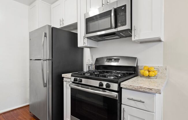 Marina Del Rey CA Apartments - Casa De Marina - Kitchen with Granite-Style Countertops and Stainless Steel Appliances