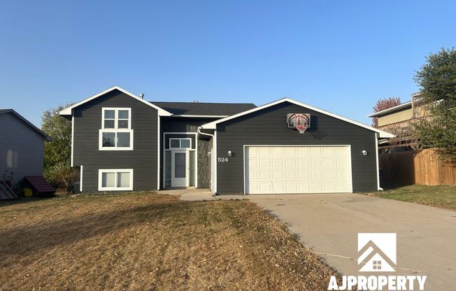 524 Aana Ave Balitc, SD 57003