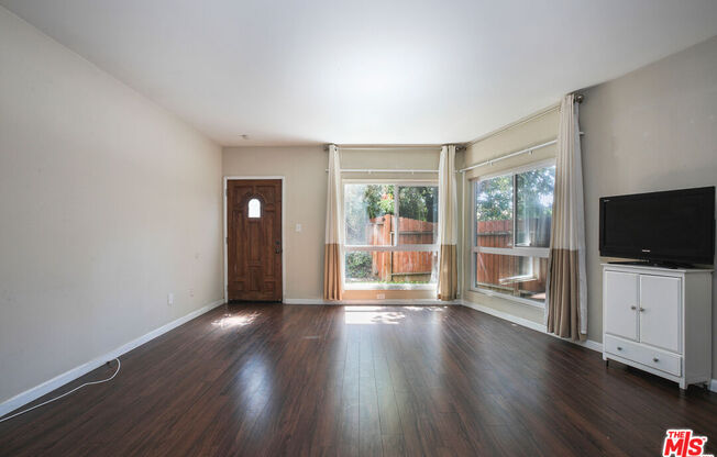 5401 W Olympic Blvd