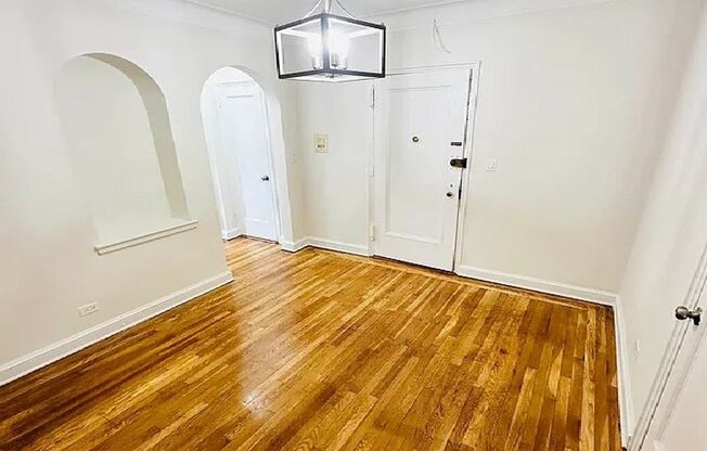 1 bed, 1 bath, $2,000, Unit APARTMENT 6D