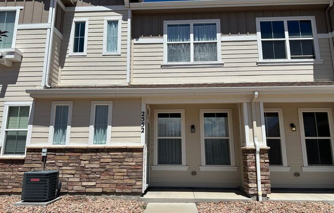 2 Bed 3 Bath Townhouse with 2 Car Attached Garage!!!