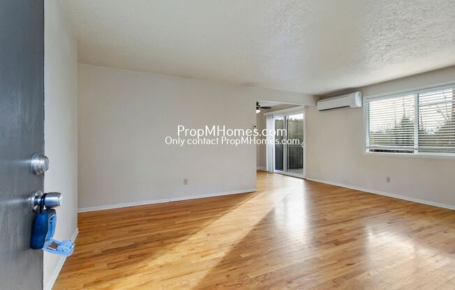 Charming 2 Bedroom Duplex in SW Portland!