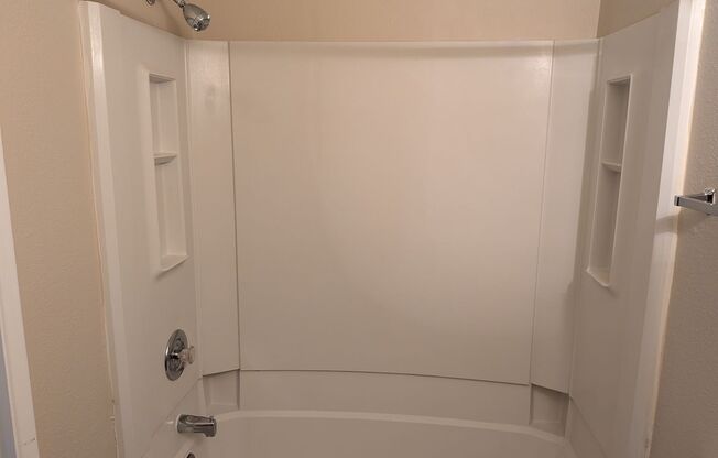 2 beds, 2 baths, 900 sqft, $1,425, Unit 223