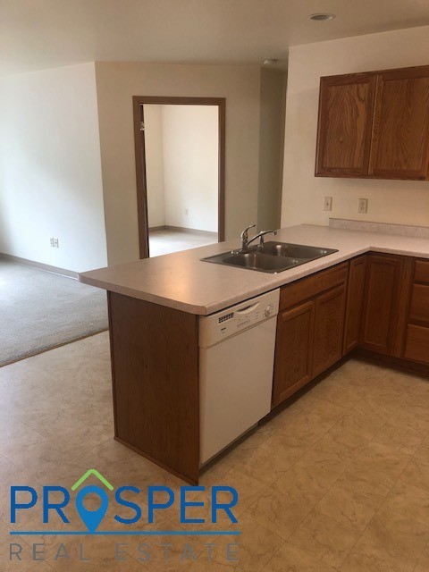 3 beds, 2 baths, 1,200 sqft, $1,375, Unit TE218X-107