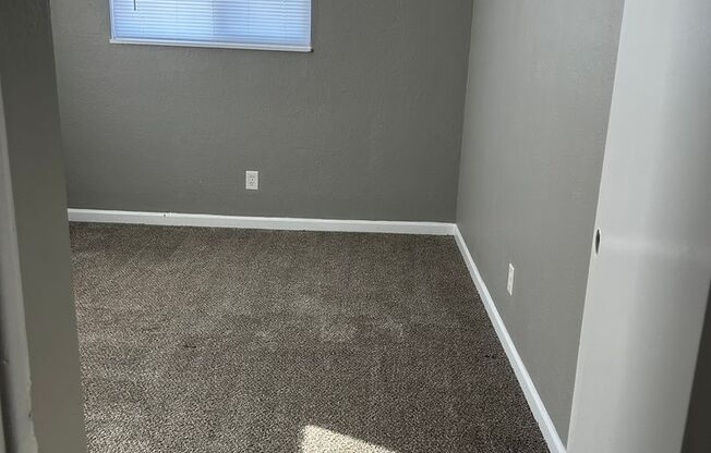 2 beds, 1 bath, 750 sqft, $1,020, Unit B05 1042 13