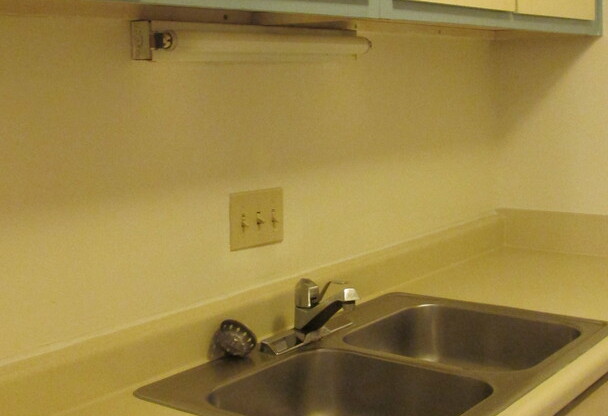 2 bedroom 2 bath Condo Available for Rent $650.00