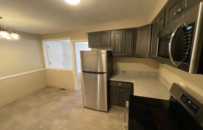 2 beds, 1 bath, 910 sqft, $1,350, Unit 6