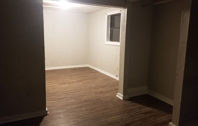 3 beds, 1 bath, $975