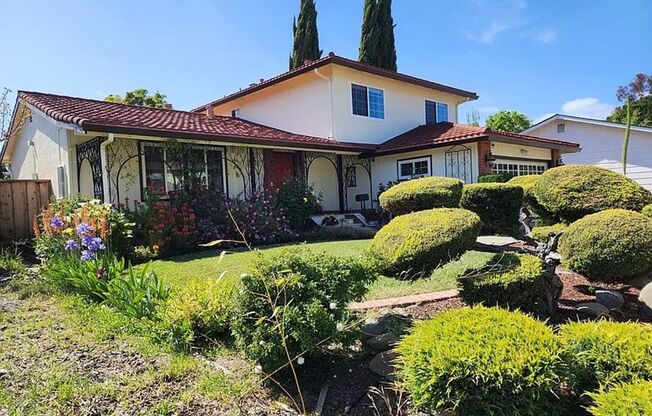 $4990 -- BEAUTIFUL 4BED HOME IN MISSION VALLEY NEIGHBORHOOD