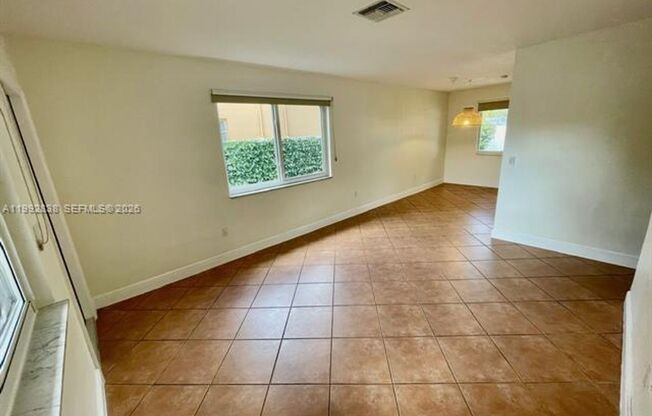 7023 SW 2nd St # 7023 MIAMI, FL 33144