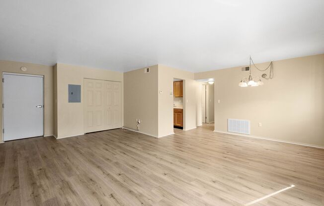 2 beds, 1 bath, 950 sqft, $999, Unit 110 L