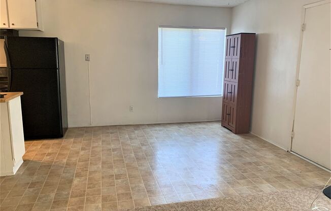 2BR/1BA Townhome with pool in Penasquitos Villas