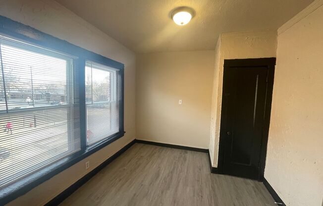 4 beds, 2 baths, $1,850, Unit 5400-2