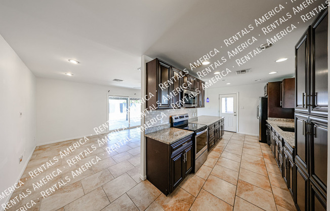 7502 E MINNEZONA AVE