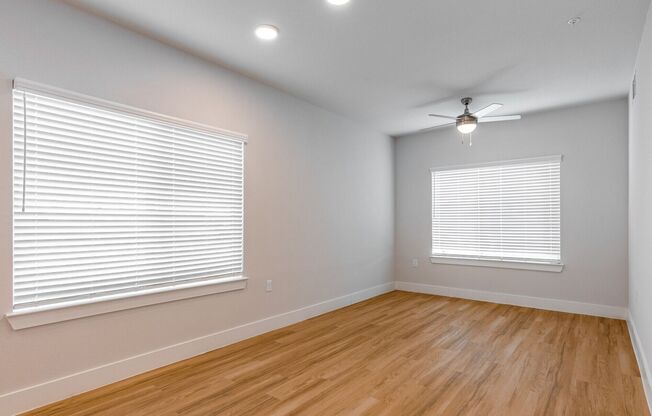 2 beds, 1 bath, 944 sqft, $1,449, Unit 333