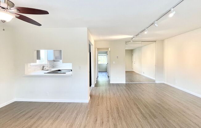438 N. El Camino Real